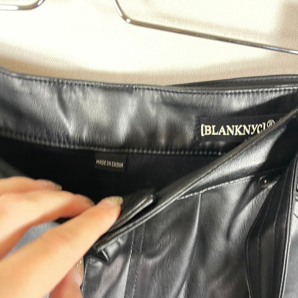 BLANKNYC Faux Leather Paperbag Waist‎ Shorts Black Belted Cuffed - Size 28 - Picture 6 of 10